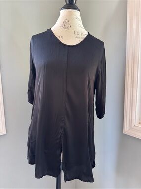 STARK‎ X Silky Collection black silky tunic length split hem top EUC size small
